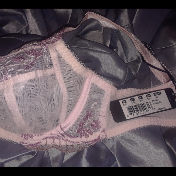 Pink Bra - Picture 3 of 6